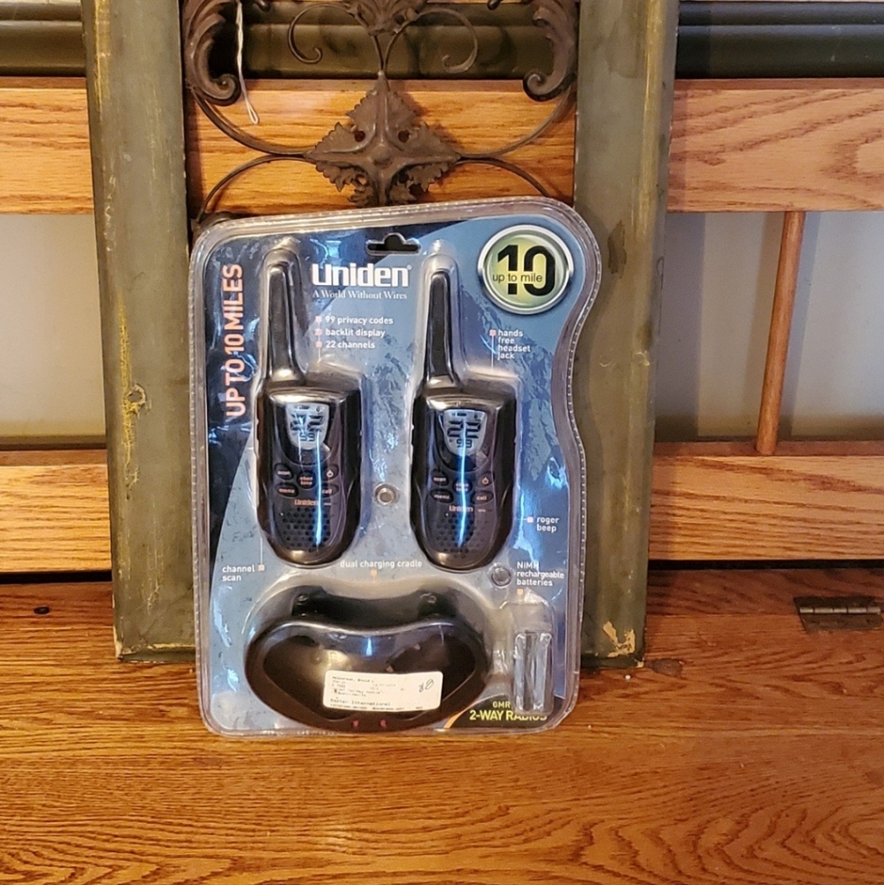 Uniden GMR1038 2 Way Radios (Factory Sealed)